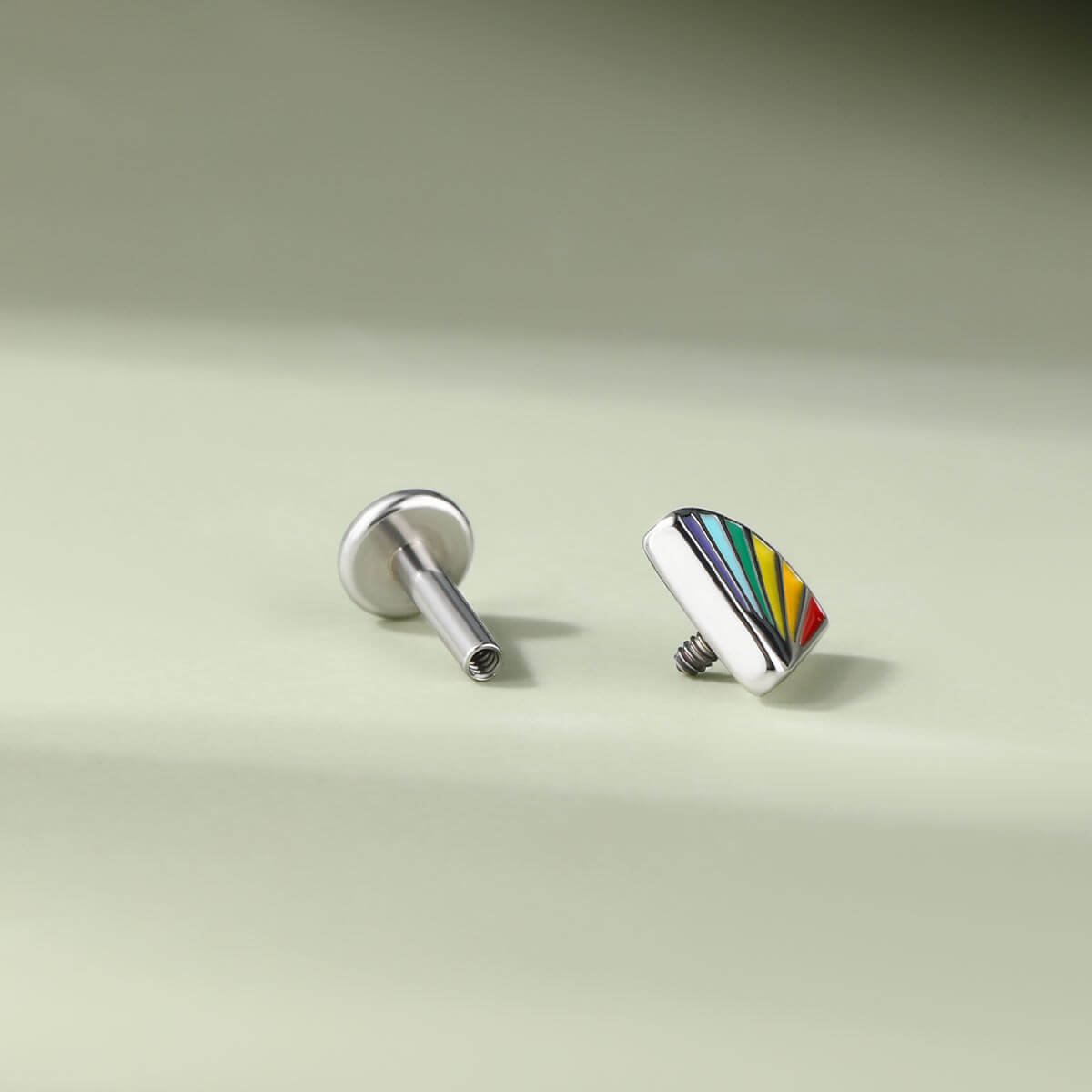 Oufer X Roly Rainbow Fan Internally Threaded Cartilage Stud