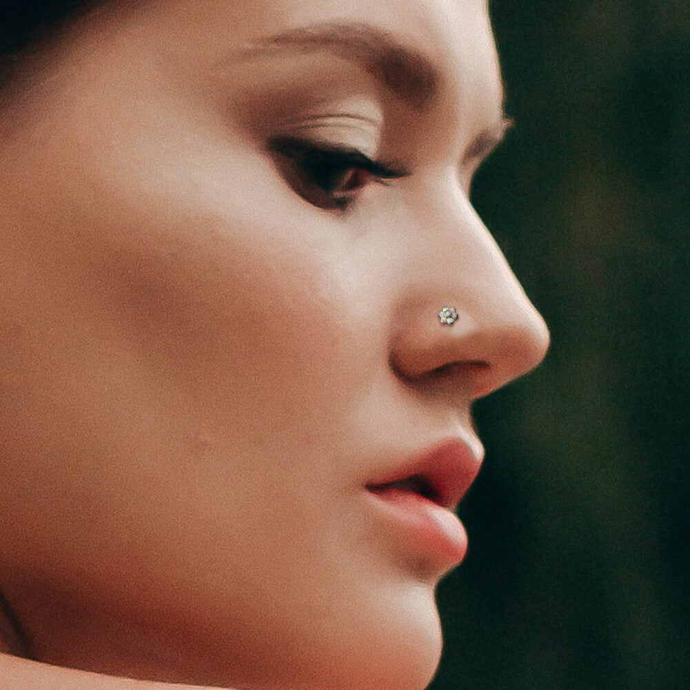 Flower Threadless Titanium Nose Stud