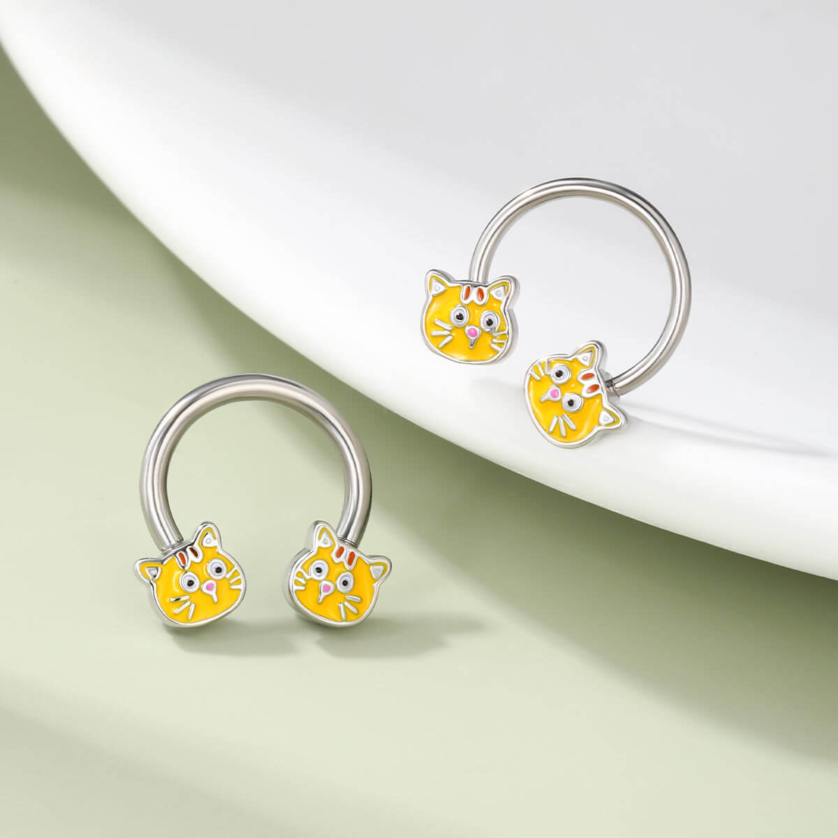 Oufer X Roly Dummy Cat Face Horseshoe Septum Ring