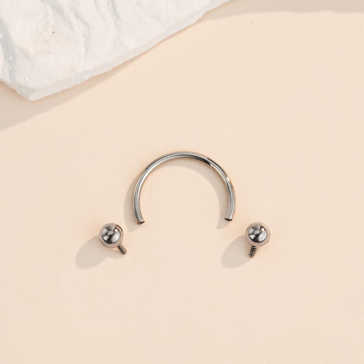 2PCS 18G Spike Ball Internally Threaded Titanium Septum Ring