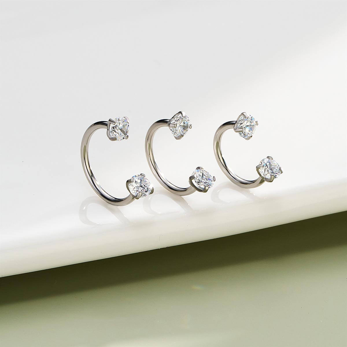 Internally Threaded CZ Nose Ring