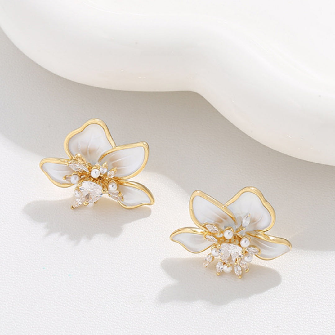 2PCS White Enamel Flower Earring Studs