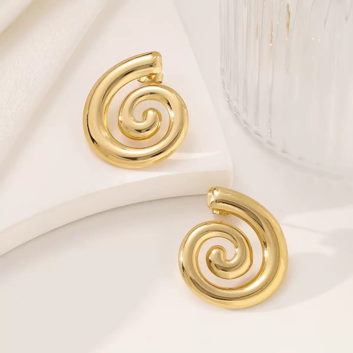 2PCS Spiral Statement Earrings