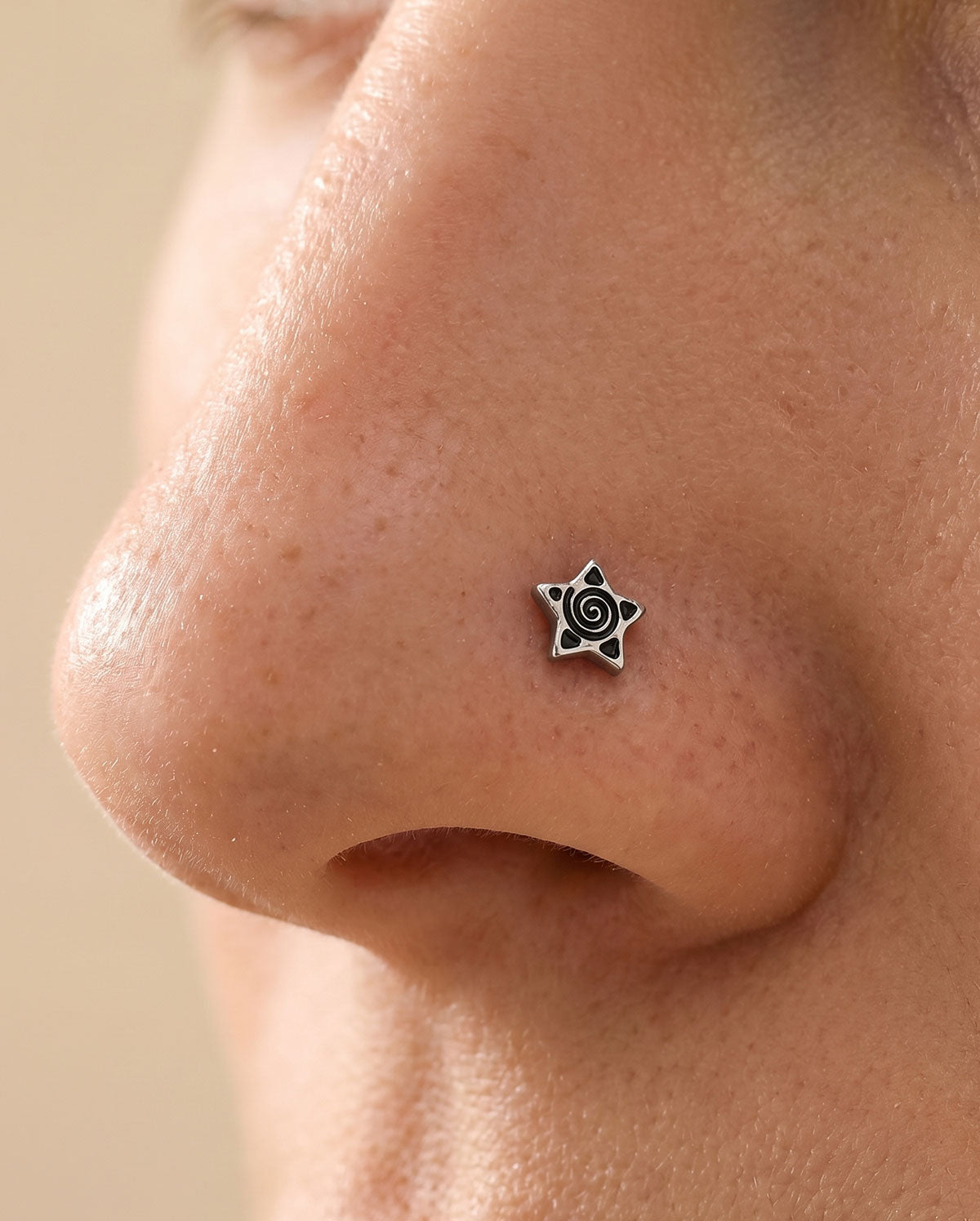 Oxidized Spiral Star Titanium Nose Screw Stud