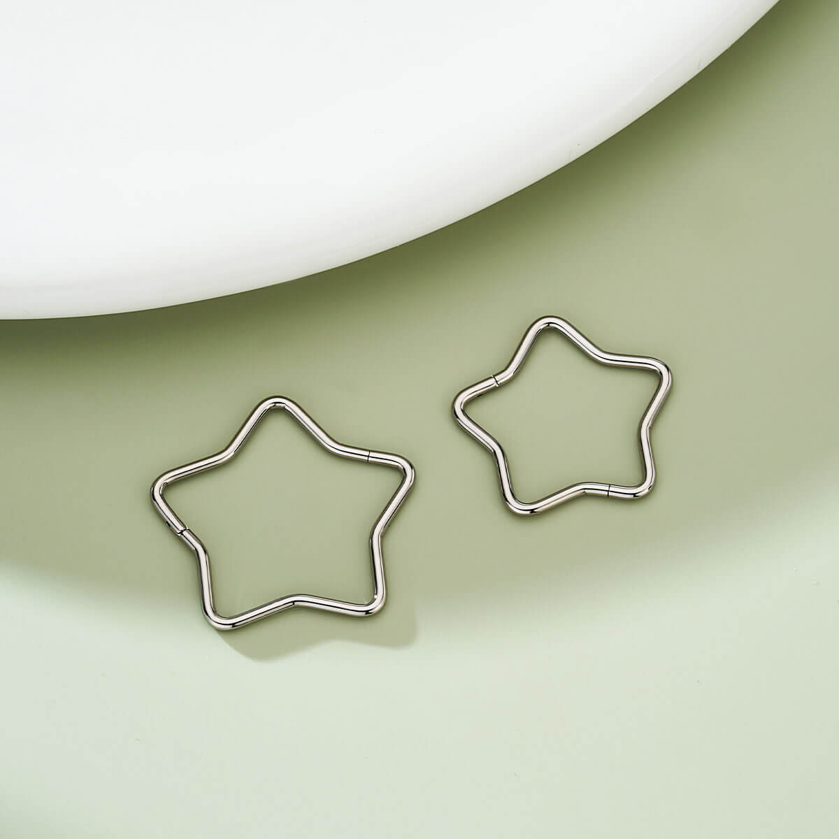 Titanium Star Hinged Segment Nose Ring
