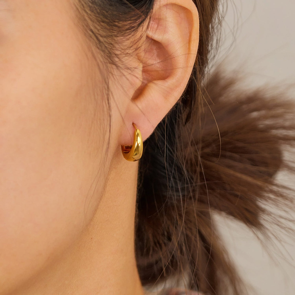 2PCS Simple Elegant Stainless Steel Hoop Earrings